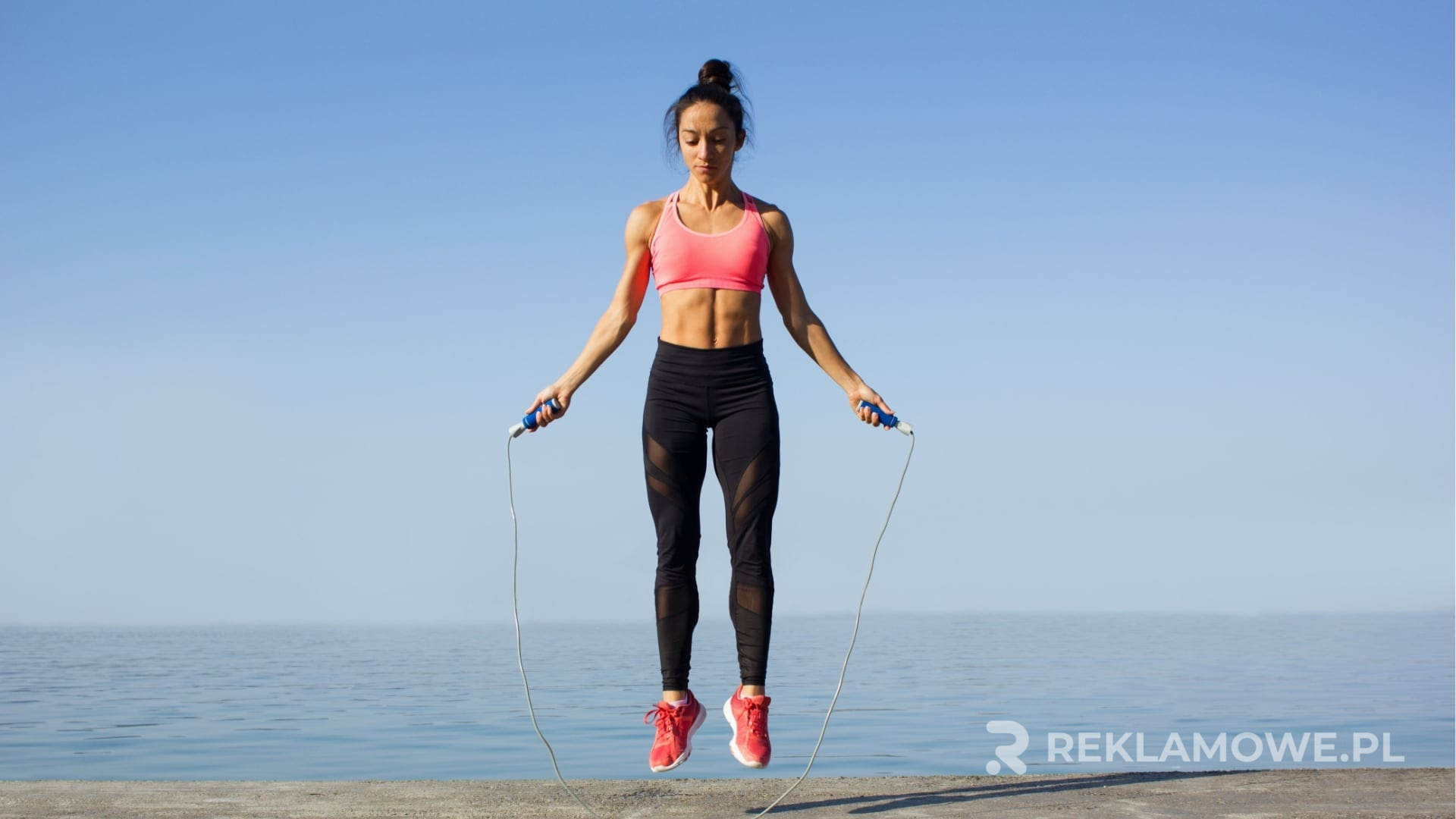 Eventy sportowe jako okazja do rozdania skakanek reklamowych