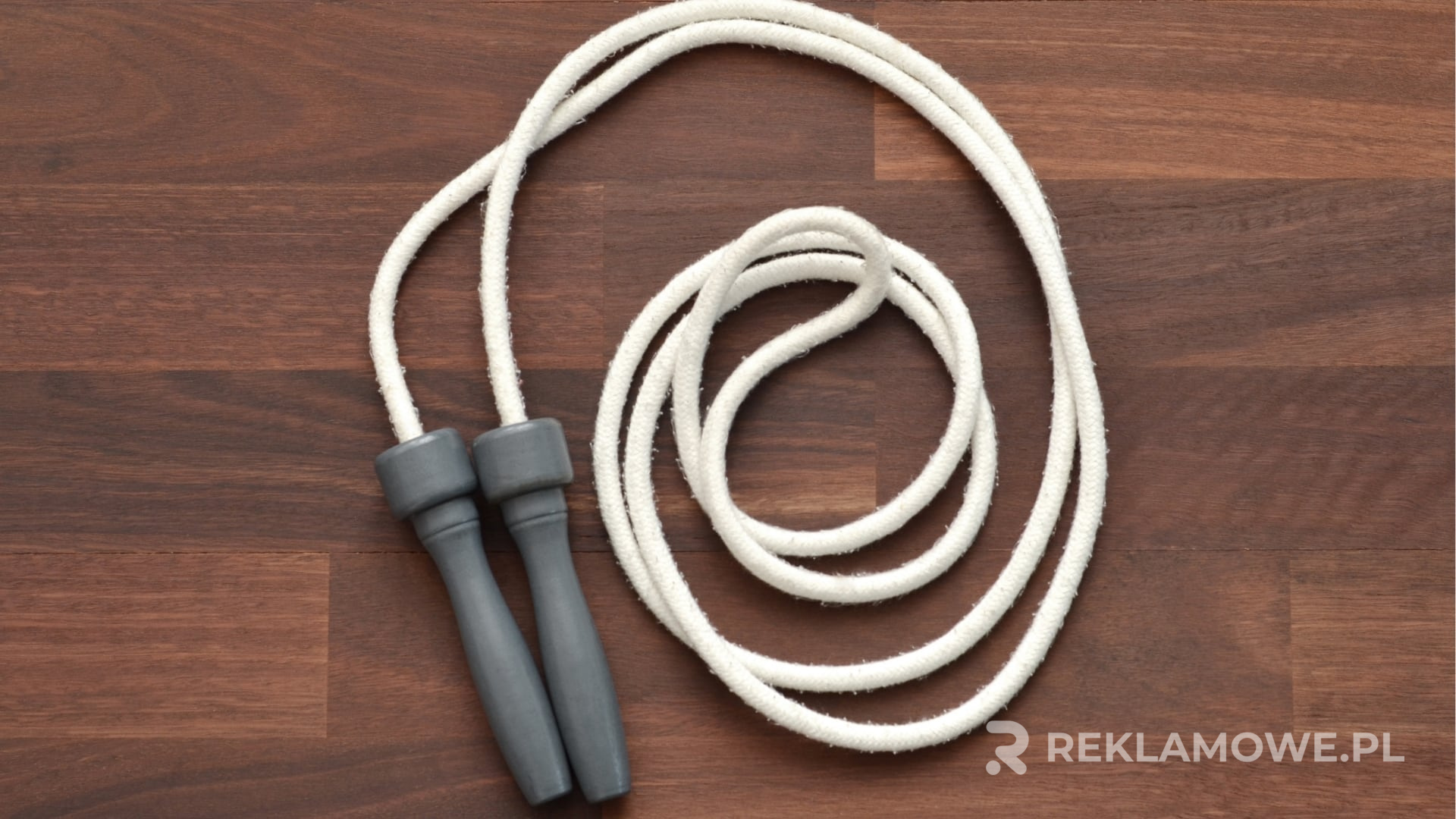 Skakanka reklamowa wykorzystywana w kampanii outdoorowej