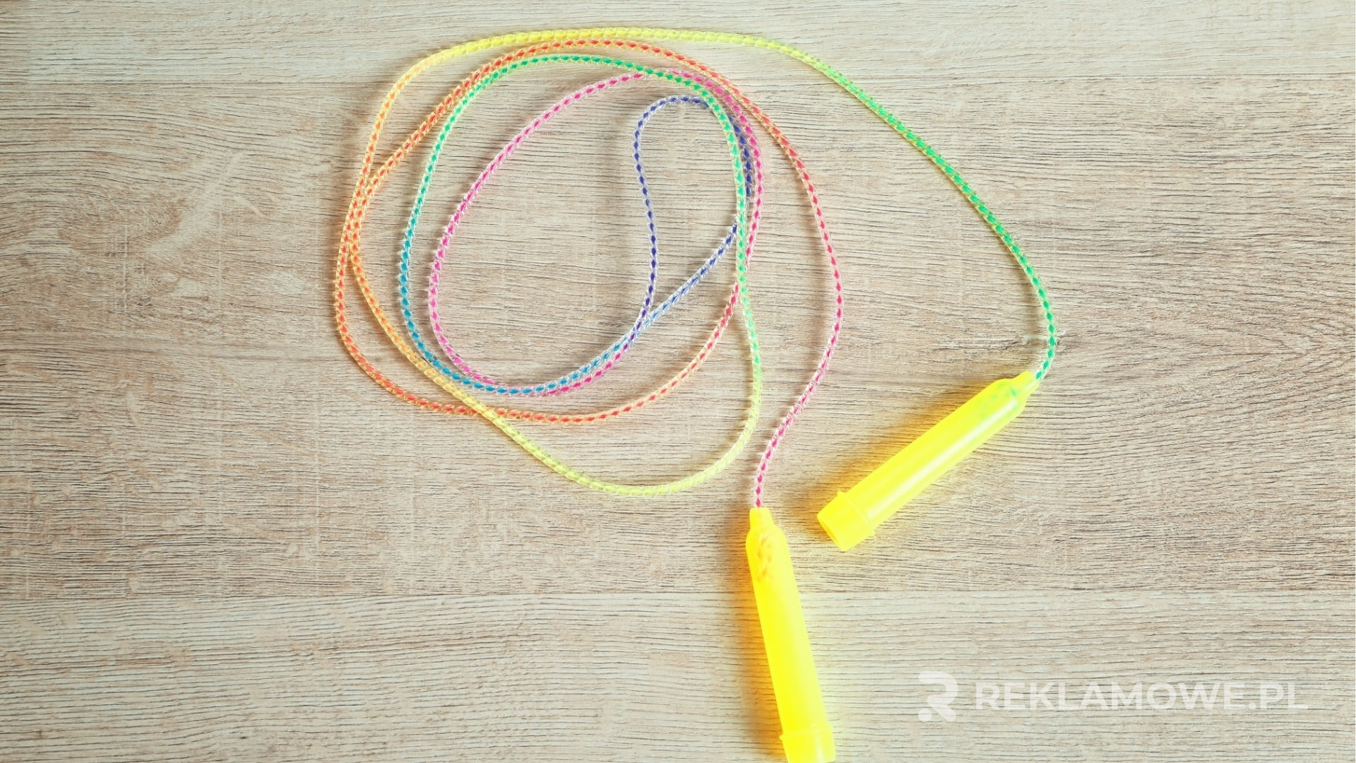 Skakanka reklamowa używana podczas eventu promocyjnego